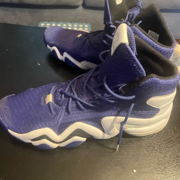 Crazy 8 Kobe Bryant’s size 12 - Picture 4 of 5